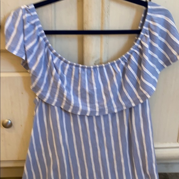 Old navy top - Picture 2 of 3